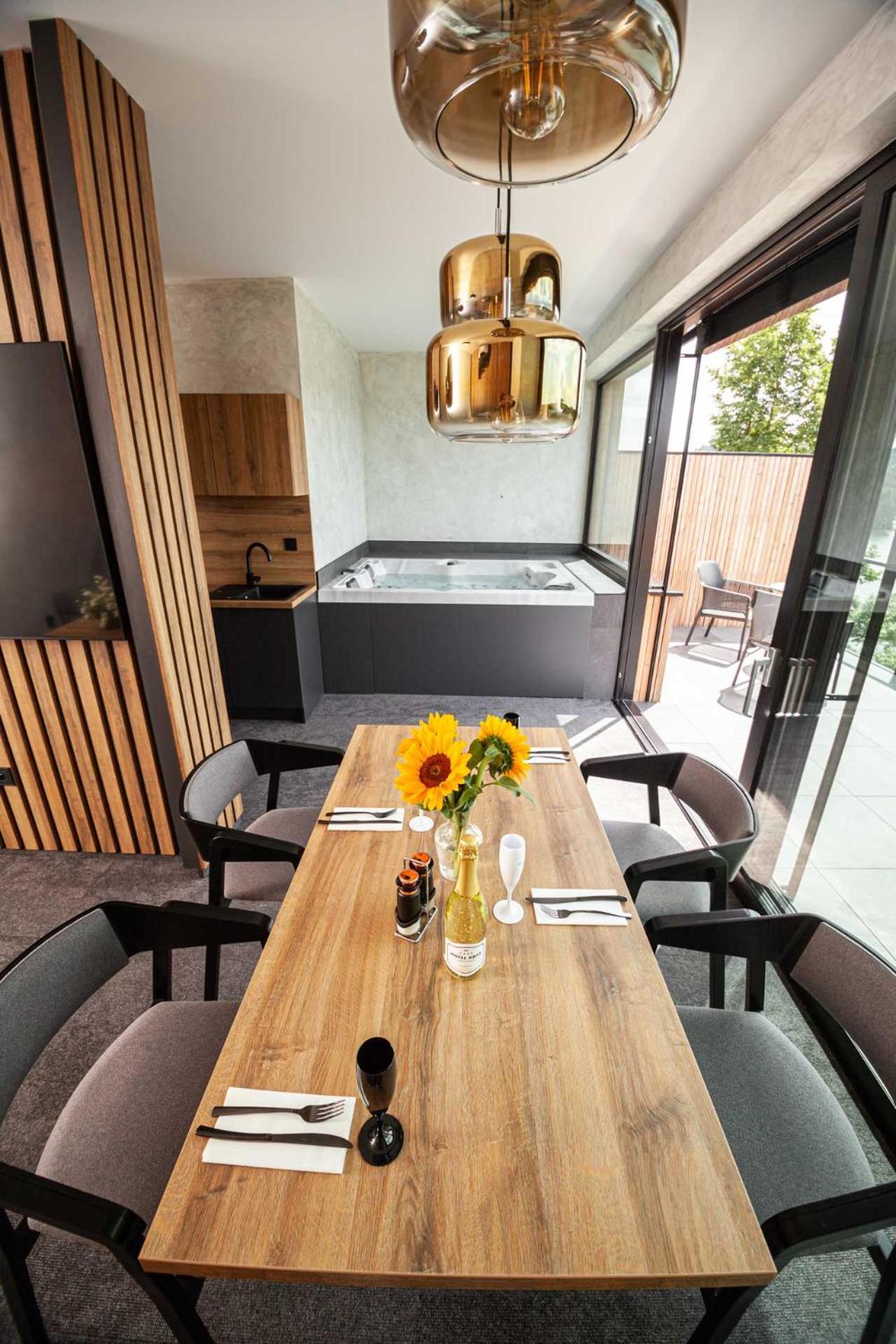 Hotel Kras Jedovnice Extérieur photo