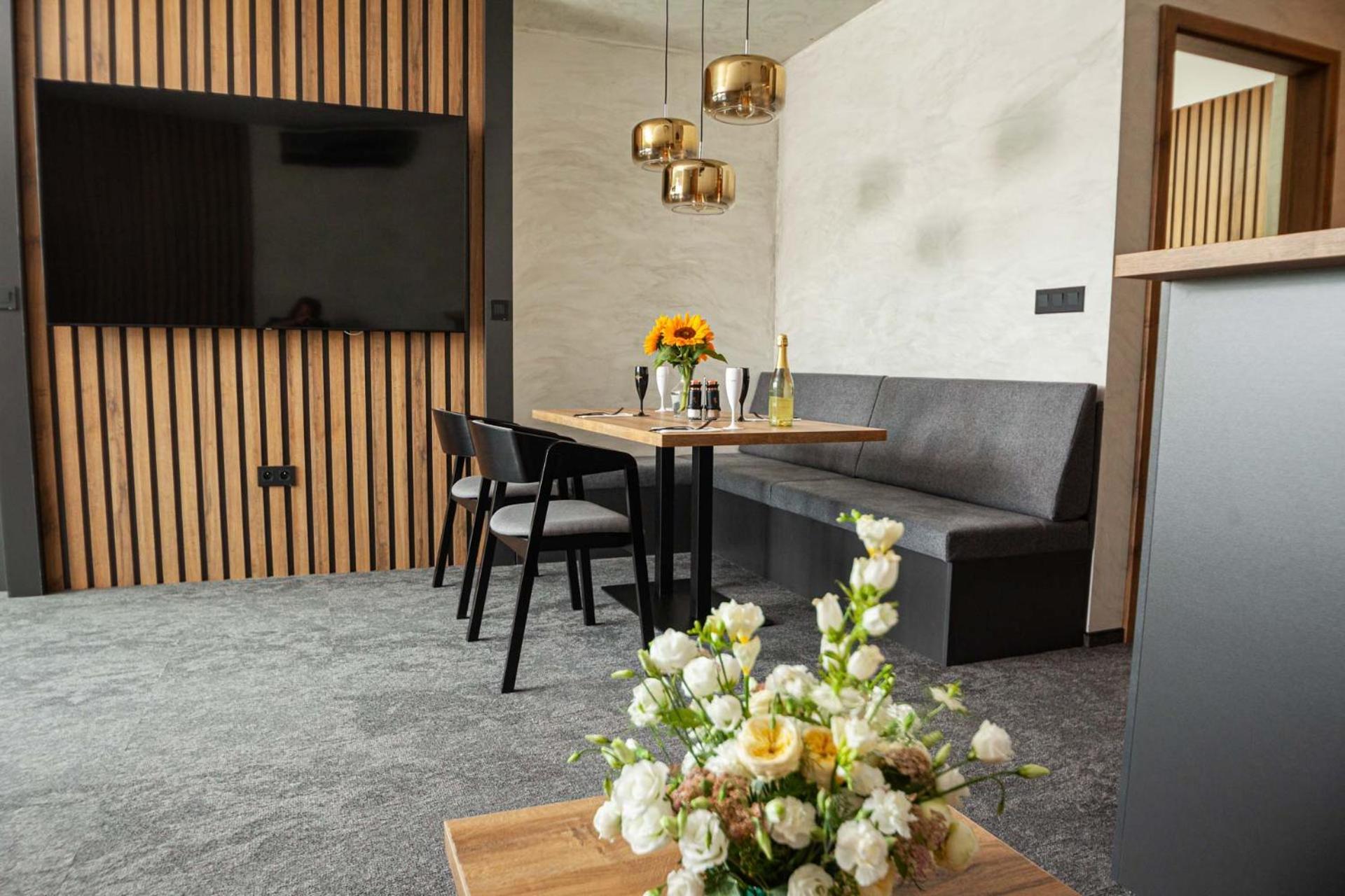 Hotel Kras Jedovnice Extérieur photo