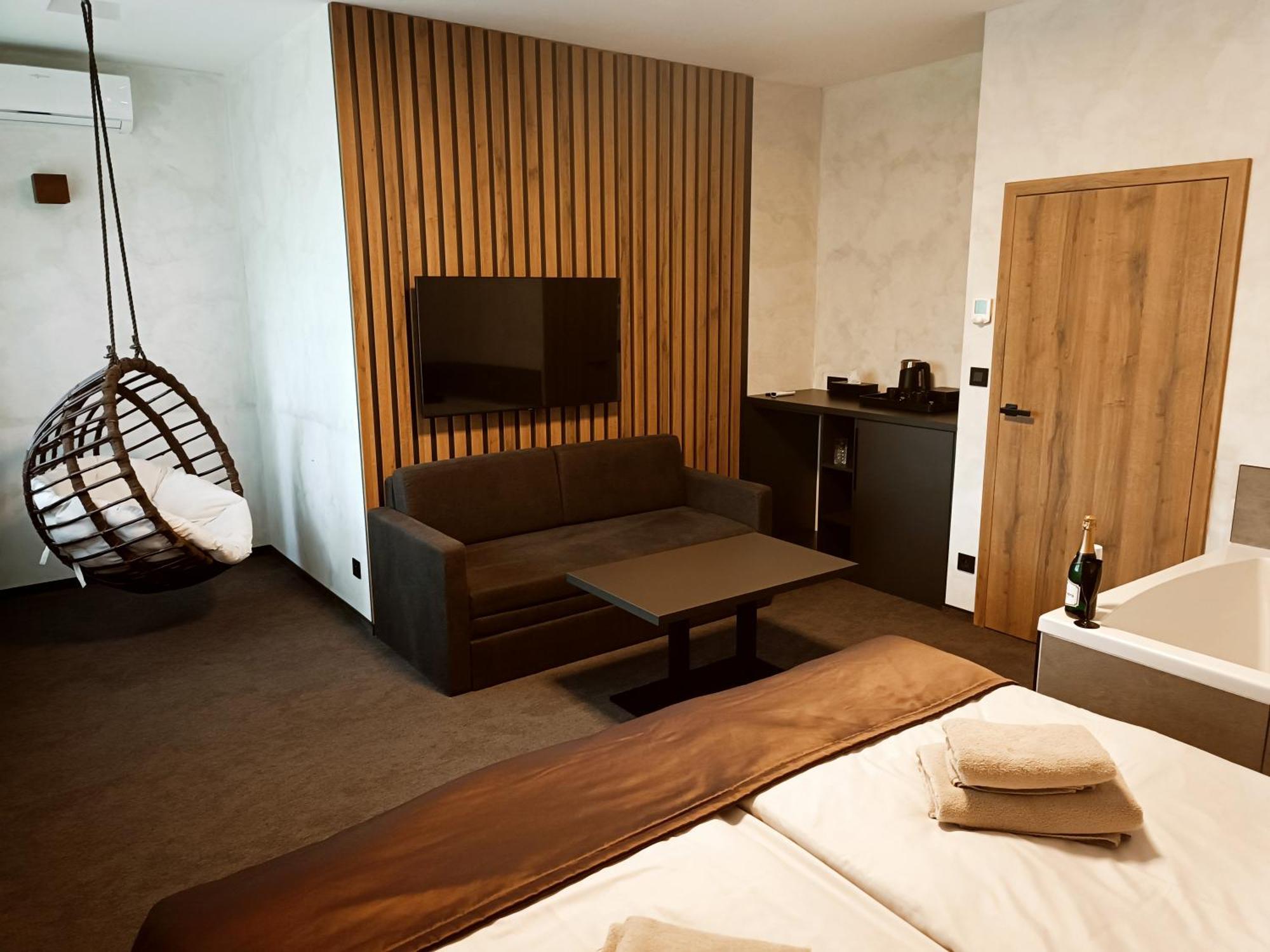 Hotel Kras Jedovnice Extérieur photo